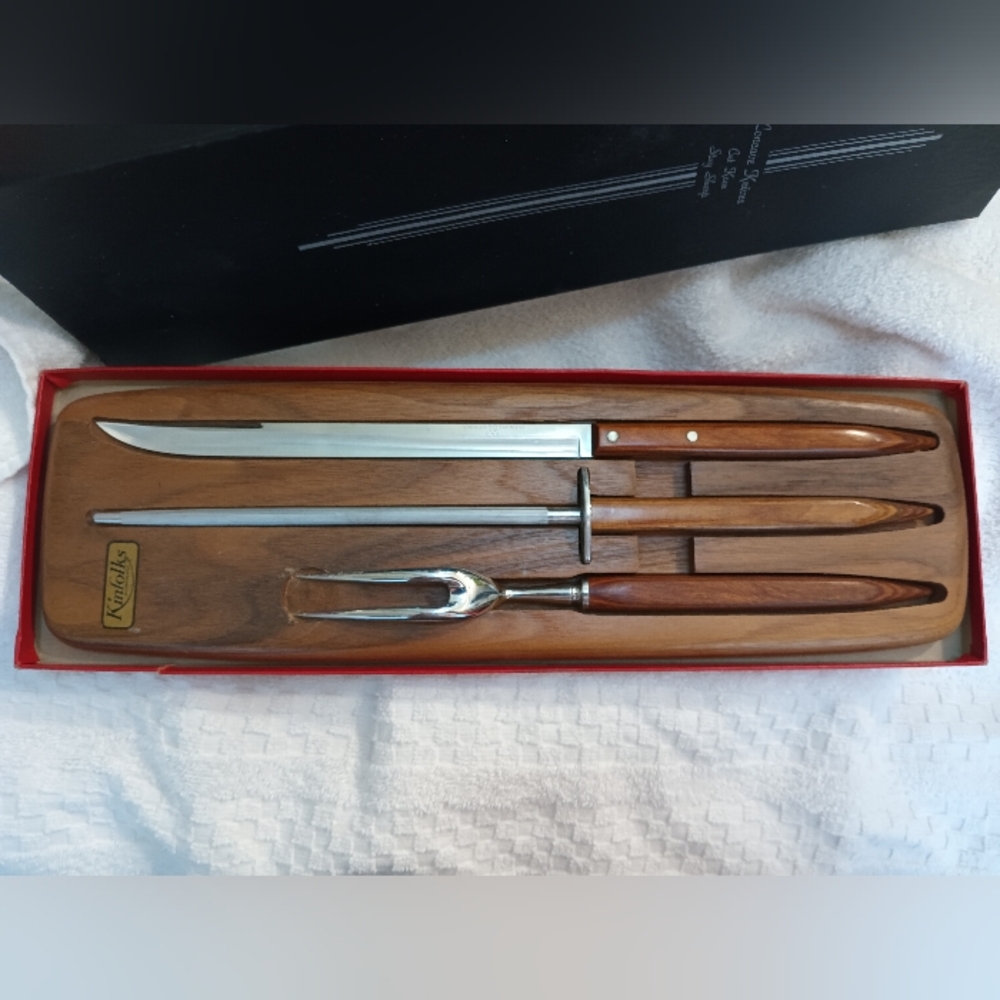 Kinfolks carving set